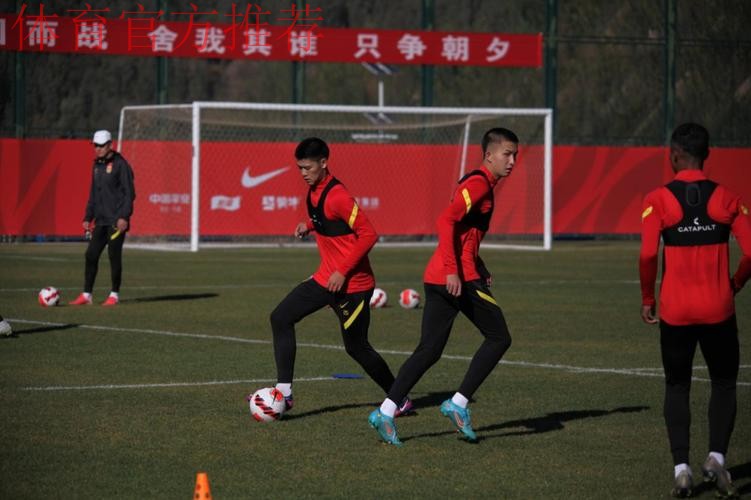 国少新年首期集训,杨晨苦寻后防铁闸 国少新年首期集训,杨晨苦寻后防铁闸